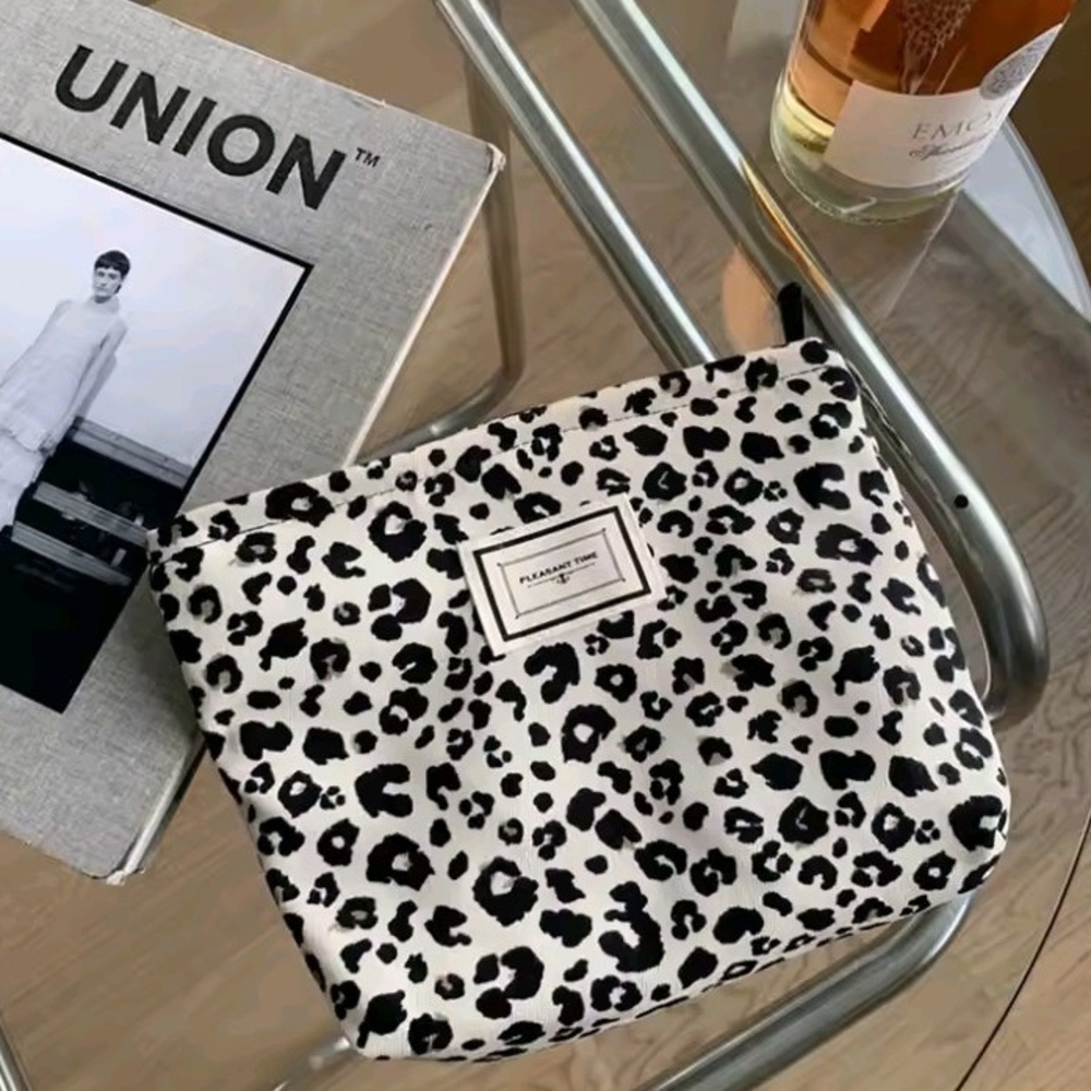 Leopard Print Large Capacity Cosmetic Bag